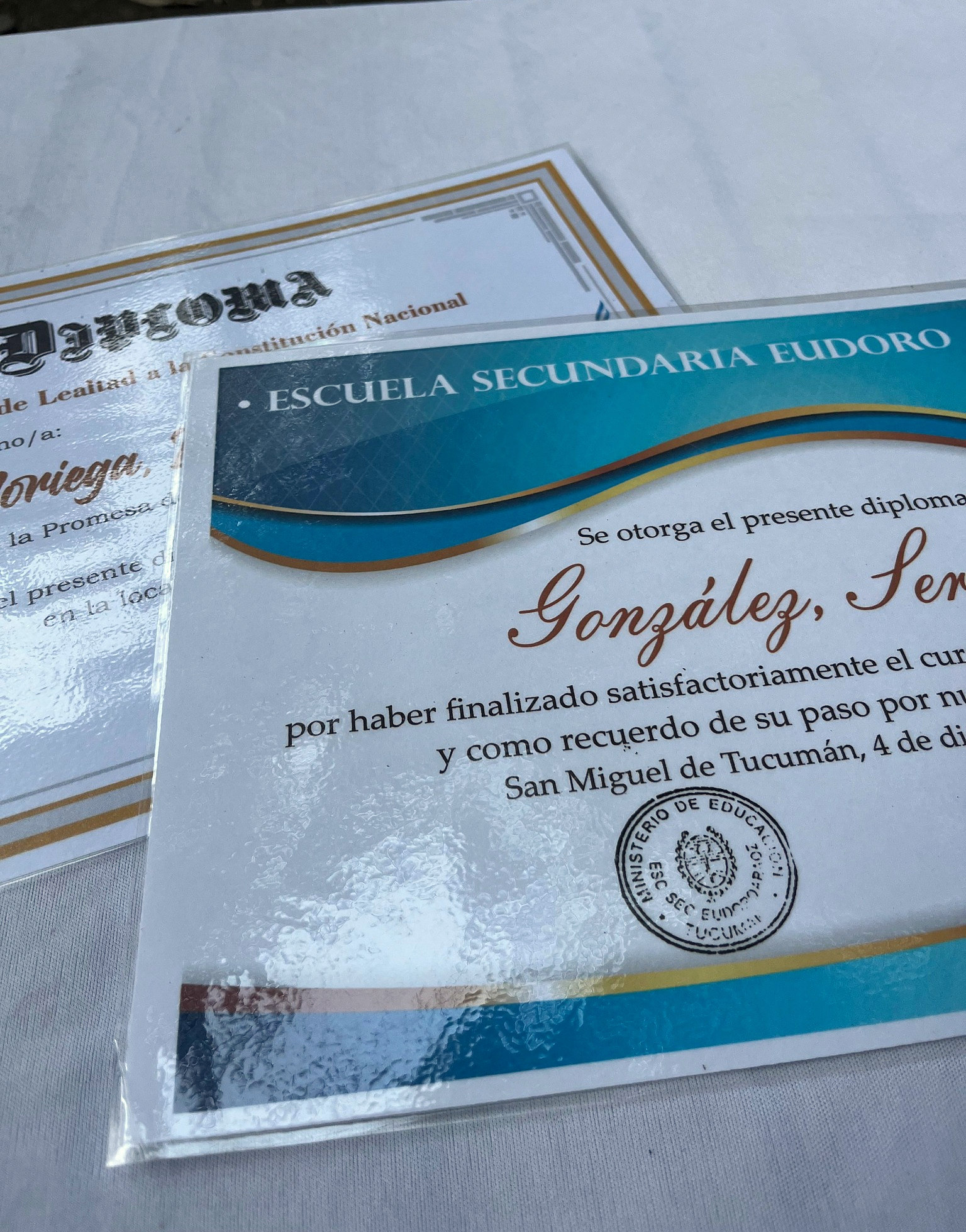 Diploma A4 personalizado con terminación plastificada